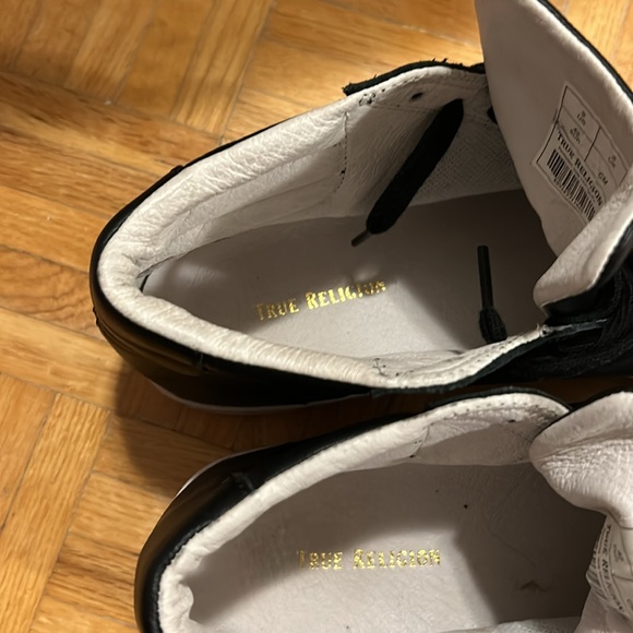 True Religion - Picture 8 of 14